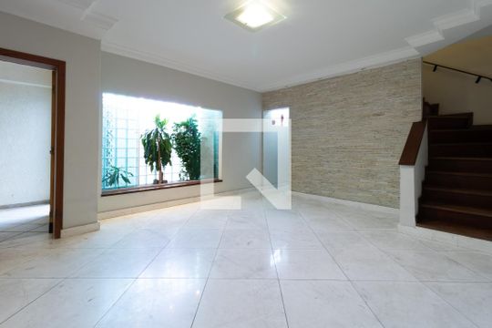 Casa à venda com 2 quartos, 232m² em Vila Graciosa, São Paulo