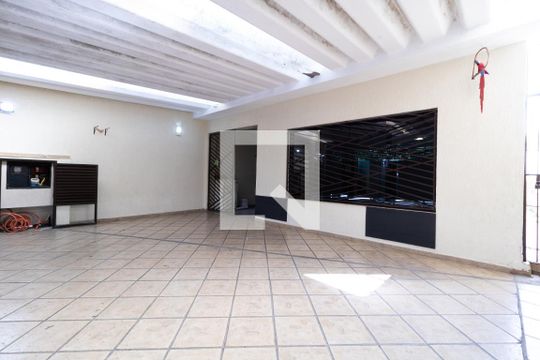 Garagem de casa à venda com 2 quartos, 232m² em Vila Graciosa, São Paulo