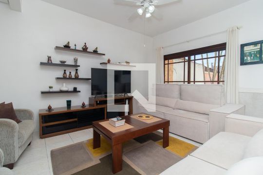Sala de casa à venda com 5 quartos, 284m² em Teresópolis, Porto Alegre
