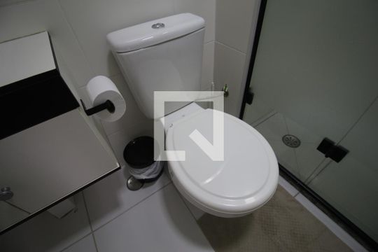 Banheiro de apartamento para alugar com 1 quarto, 26m² em Vila Ema, São Paulo