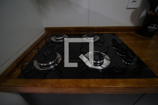 Cozinha de apartamento para alugar com 1 quarto, 26m² em Vila Ema, São Paulo