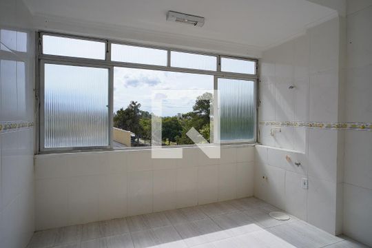 Cozinha de apartamento à venda com 1 quarto, 52m² em Vila Ipiranga, Porto Alegre
