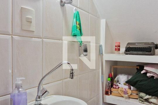 Lavabo de casa de condomínio à venda com 2 quartos, 128m² em Vila Pereira Barreto, São Paulo