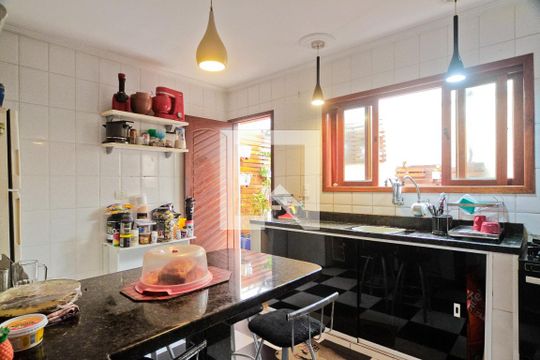 Cozinha de casa de condomínio à venda com 2 quartos, 128m² em Vila Pereira Barreto, São Paulo