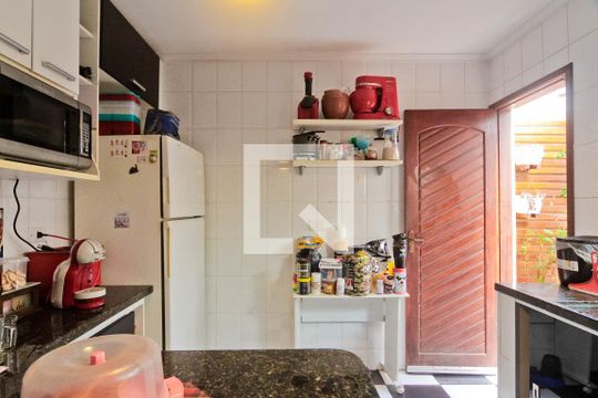 Cozinha de casa de condomínio à venda com 2 quartos, 128m² em Vila Pereira Barreto, São Paulo
