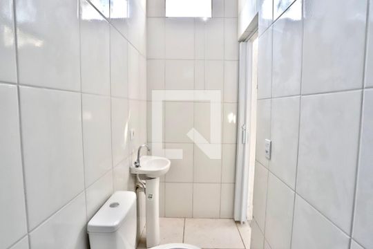 Banheiro  de casa para alugar com 1 quarto, 40m² em Vila Bancaria, São Paulo