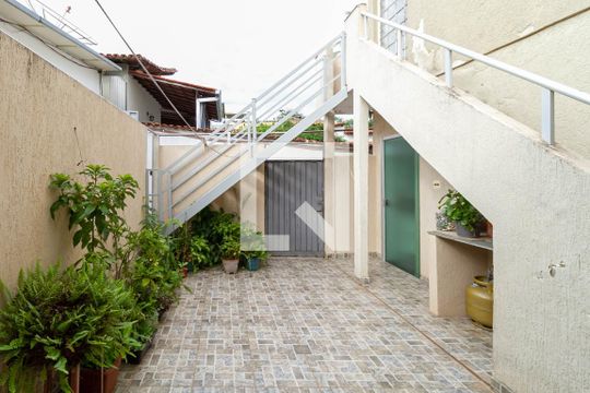 Casa 1 - Quintal de casa à venda com 3 quartos, 431m² em Planalto, Belo Horizonte