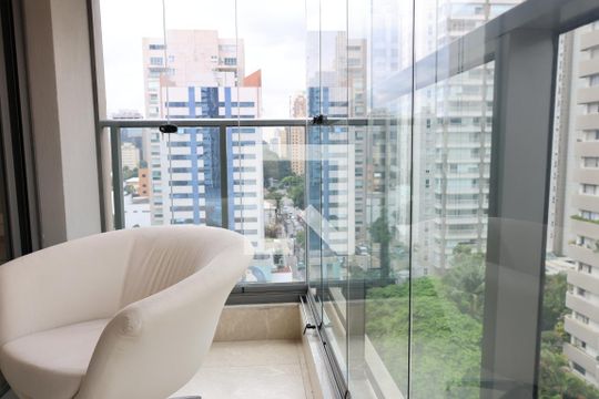 Varanda do quarto  de apartamento para alugar com 3 quartos, 115m² em Indianópolis, São Paulo