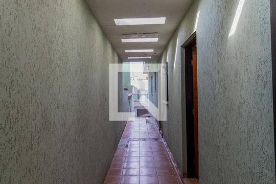 Corredor Lateral de casa à venda com 2 quartos, 132m² em Jardim São Nicolau, São Paulo