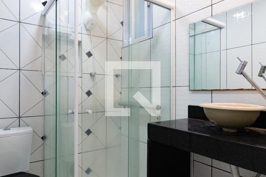 Detalhe do banheiro social de casa de condomínio à venda com 3 quartos, 84m² em Jardim Botânico, Rio de Janeiro