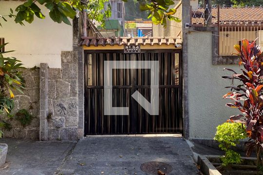 Fachada de casa de condomínio à venda com 3 quartos, 84m² em Jardim Botânico, Rio de Janeiro