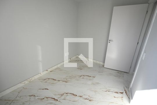 Quarto 2 de apartamento para alugar com 2 quartos, 42m² em Setor Grajaú, Goiânia