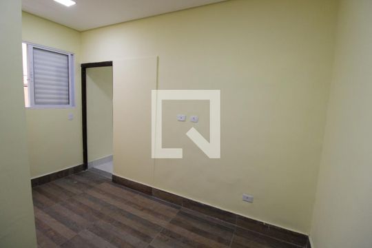 Suíte de casa para alugar com 1 quarto, 59m² em Jardim Miriam, São Paulo