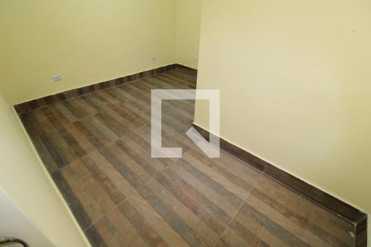 Suíte de casa para alugar com 1 quarto, 59m² em Jardim Miriam, São Paulo