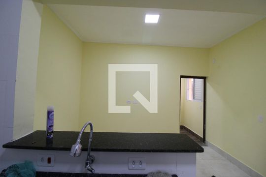 Sala/Cozinha de casa para alugar com 1 quarto, 59m² em Jardim Miriam, São Paulo