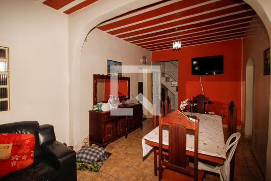 Sala de casa à venda com 3 quartos, 500m² em Bom Jesus, Belo Horizonte