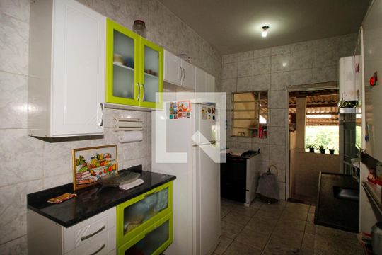 Cozinha de casa à venda com 3 quartos, 500m² em Bom Jesus, Belo Horizonte