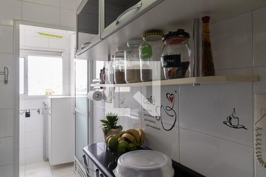 Cozinha de apartamento à venda com 2 quartos, 72m² em Vila Marieta, São Paulo