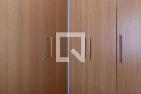 Closet Quarto 2 de apartamento à venda com 2 quartos, 72m² em Vila Marieta, São Paulo