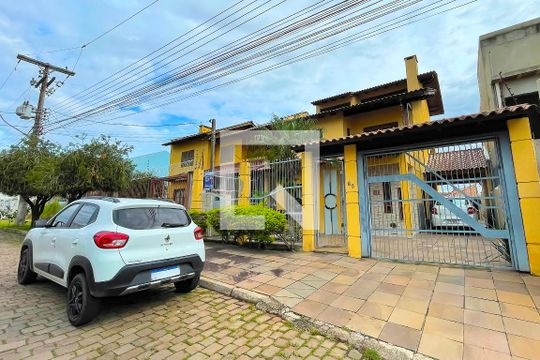 Fachada de casa à venda com 3 quartos, 250m² em Jardim Dona Leopoldina, Porto Alegre