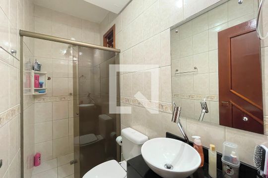 Banheiro 1 de casa à venda com 3 quartos, 250m² em Jardim Dona Leopoldina, Porto Alegre