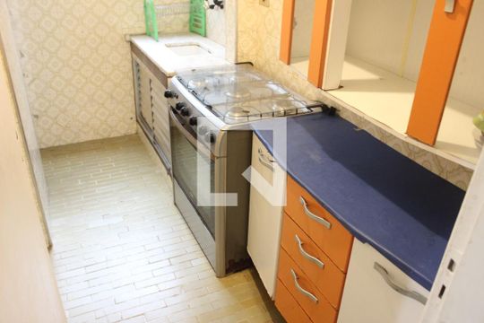 Cozinha de apartamento para alugar com 1 quarto, 30m² em Itararé, São Vicente