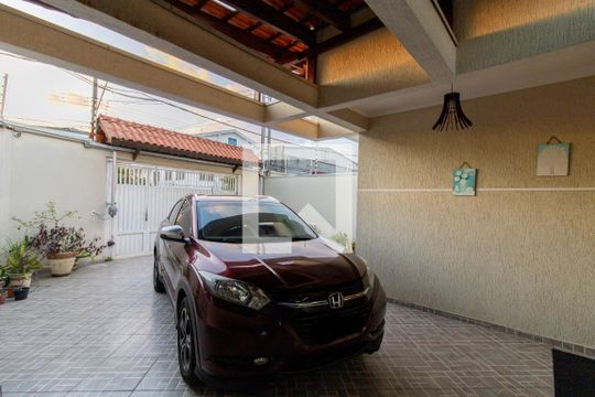 Garagem de casa à venda com 3 quartos, 144m² em Vila Barros, Guarulhos