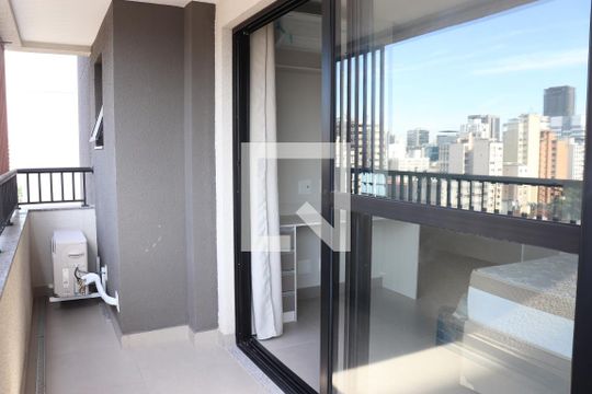 Sacada de kitnet/studio à venda com 1 quarto, 31m² em Pinheiros, São Paulo