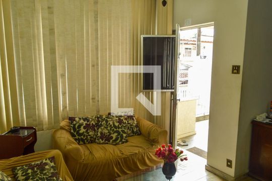 Sala de TV de casa de condomínio à venda com 2 quartos, 480m² em Taquara, Rio de Janeiro