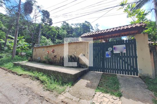 Fachada de casa à venda com 4 quartos, 156m² em Maravista, Niterói