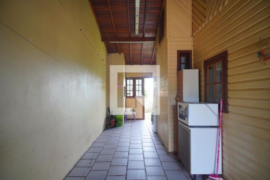 Garagem de casa à venda com 3 quartos, 82m² em Rondônia, Novo Hamburgo