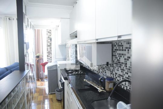 Cozinha e Área de Serviço de apartamento para alugar com 2 quartos, 57m² em Jardim Marilu, Cotia
