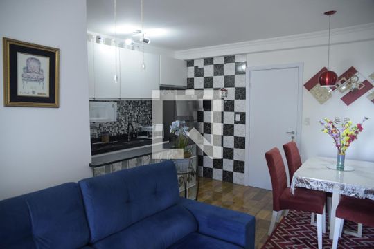 Sala  de apartamento para alugar com 2 quartos, 57m² em Jardim Marilu, Cotia