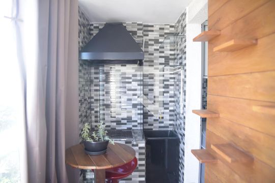 Sacada de apartamento para alugar com 2 quartos, 57m² em Jardim Marilu, Cotia