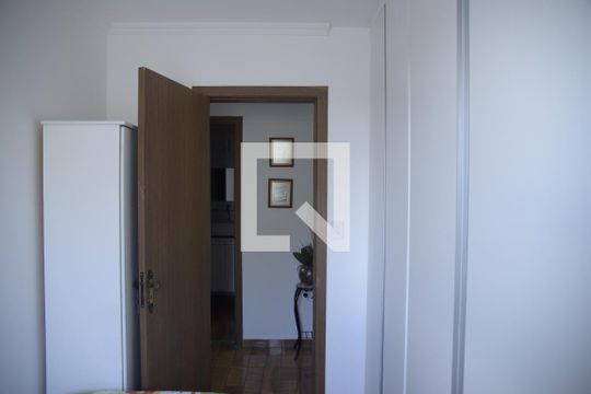 Quarto de apartamento para alugar com 2 quartos, 57m² em Jardim Marilu, Cotia