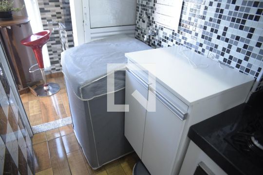 Área de Serviço de apartamento para alugar com 2 quartos, 57m² em Jardim Marilu, Cotia