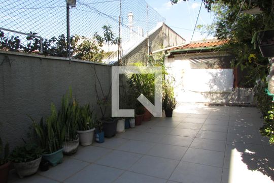 Quintal de casa à venda com 4 quartos, 237m² em Jardim Bonfiglioli, São Paulo