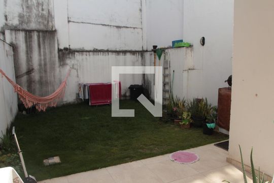 Área Externa de casa à venda com 3 quartos, 117m² em São João Batista, Belo Horizonte