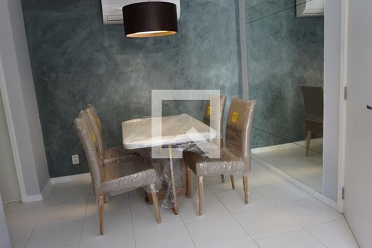 Sala de apartamento à venda com 2 quartos, 67m² em Jacarepaguá, Rio de Janeiro