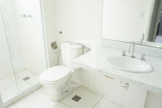 Banheiro Social de apartamento à venda com 2 quartos, 67m² em Jacarepaguá, Rio de Janeiro