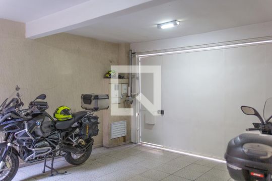 Garagem de casa à venda com 3 quartos, 100m² em Vila Aricanduva, São Paulo