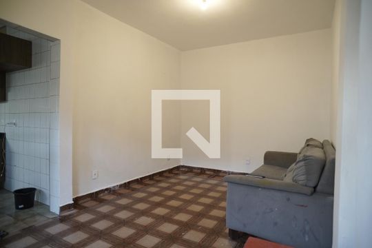Sala de casa à venda com 2 quartos, 100m² em Jardim Monjolo, São Paulo