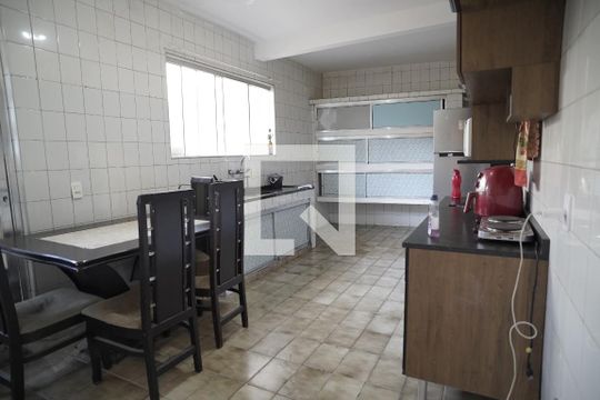 Cozinha de casa à venda com 2 quartos, 100m² em Jardim Monjolo, São Paulo