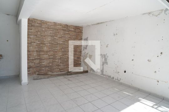Garagem de casa à venda com 2 quartos, 100m² em Jardim Monjolo, São Paulo