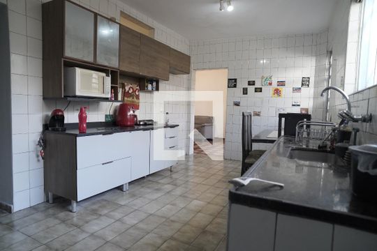 Cozinha de casa à venda com 2 quartos, 100m² em Jardim Monjolo, São Paulo