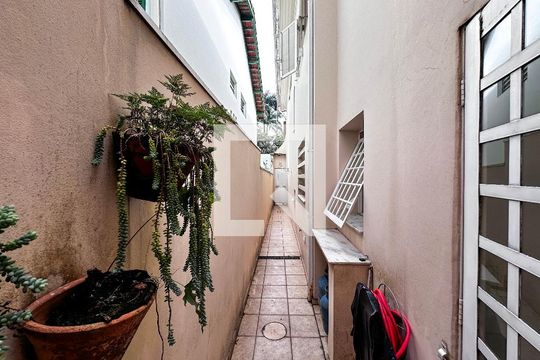 Quintal de casa para alugar com 2 quartos, 110m² em Granja Julieta, São Paulo