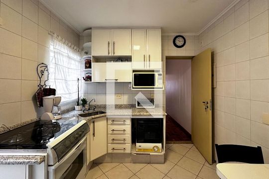 Cozinha de casa para alugar com 2 quartos, 110m² em Granja Julieta, São Paulo