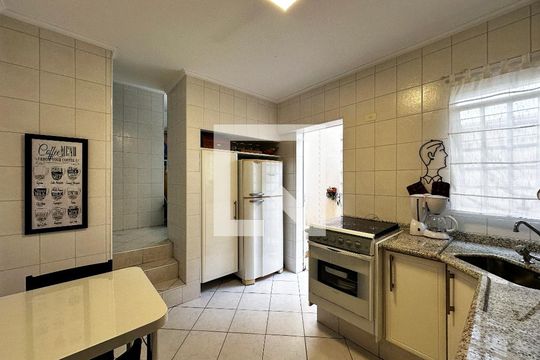 Cozinha de casa para alugar com 2 quartos, 110m² em Granja Julieta, São Paulo