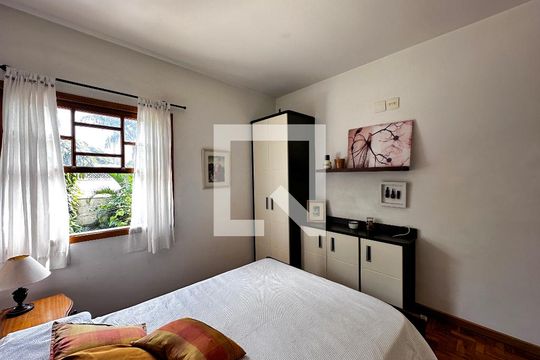 Suíte 1 de casa para alugar com 2 quartos, 110m² em Granja Julieta, São Paulo