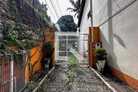 Fachada Vila de casa para alugar com 2 quartos, 110m² em Granja Julieta, São Paulo